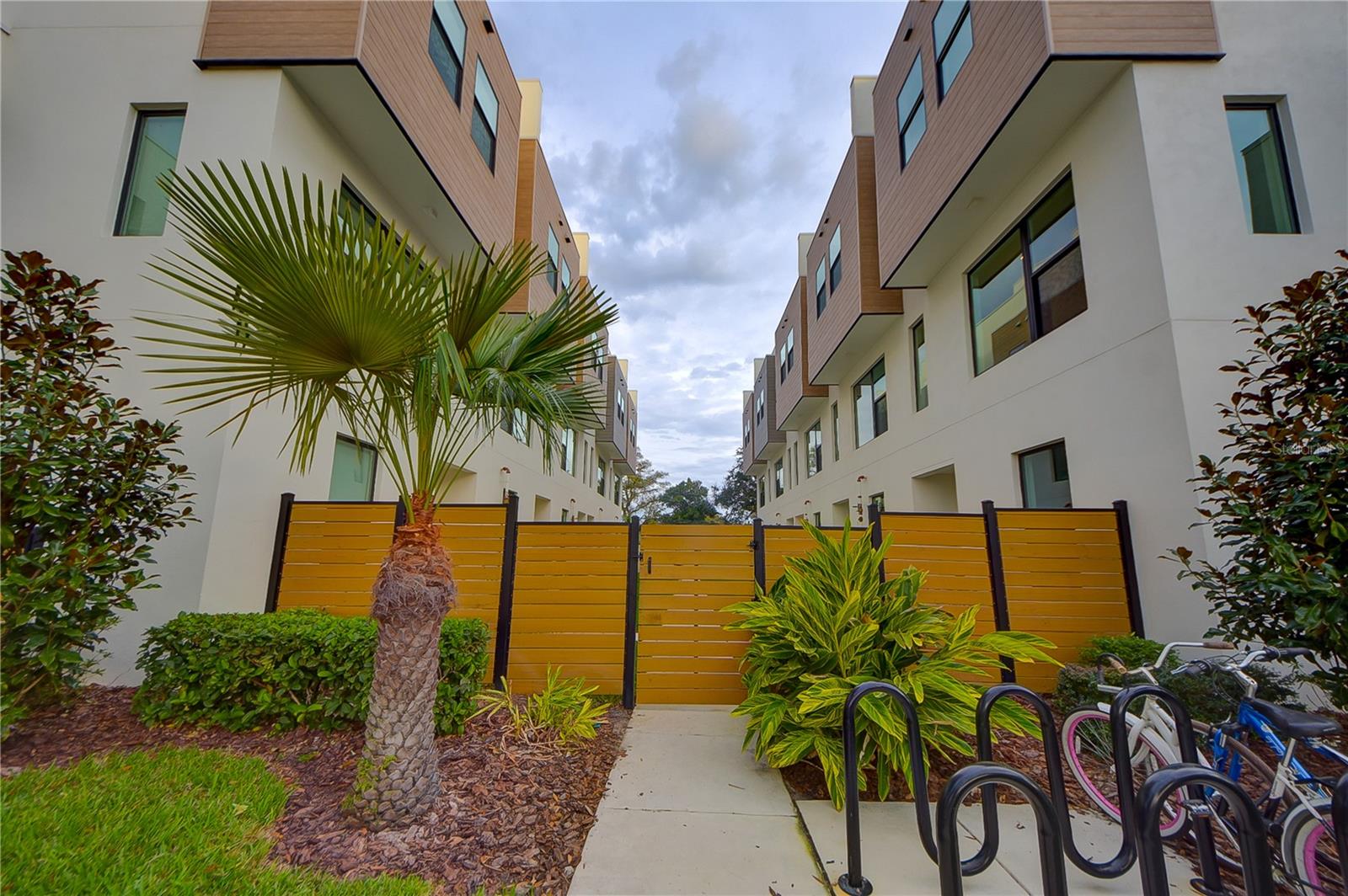 Image 7 of 42 For 323 15th Street N