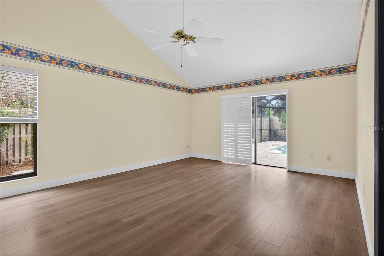 Image 21 of 58 For 901 River Drive