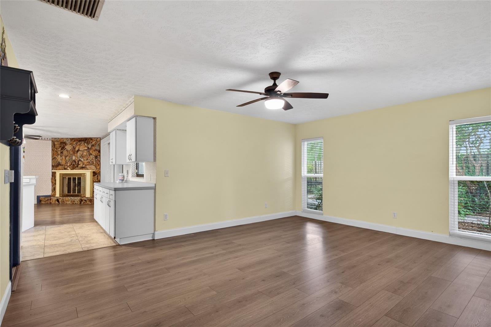 Image 31 of 58 For 901 River Drive