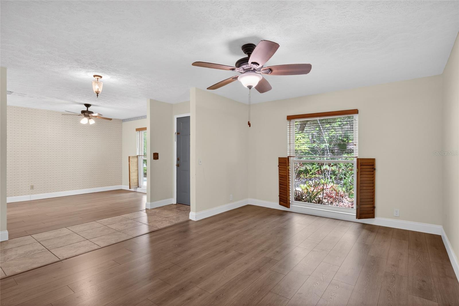 Image 4 of 58 For 901 River Drive