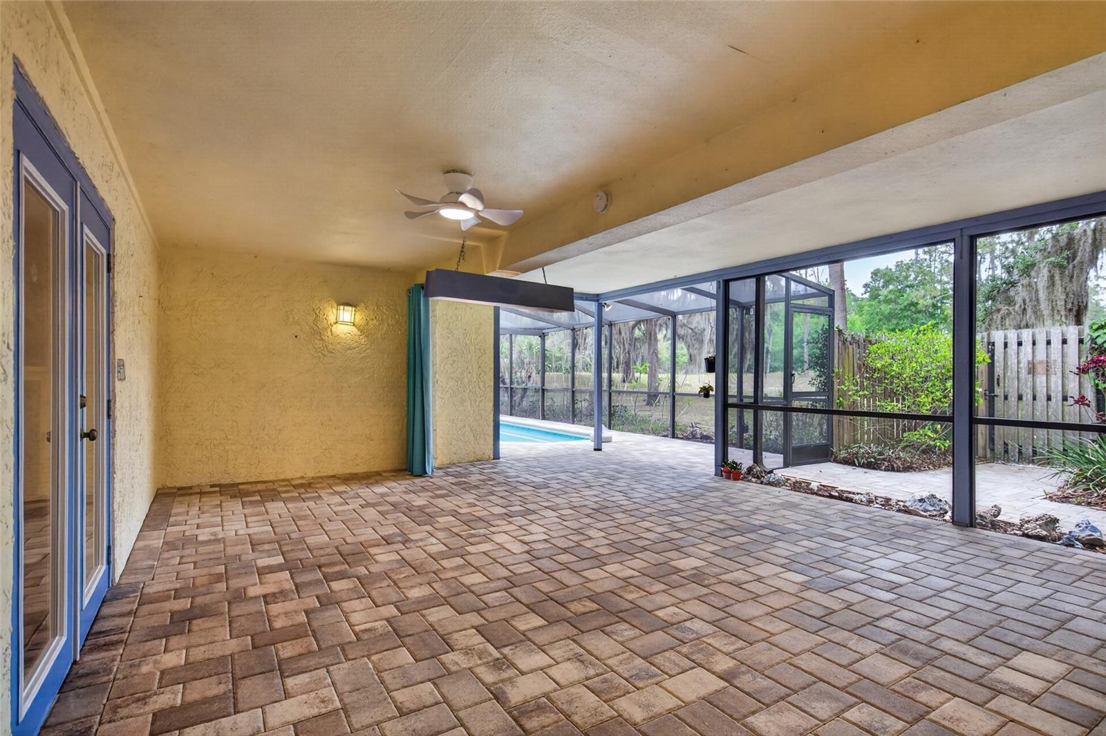 Image 40 of 58 For 901 River Drive