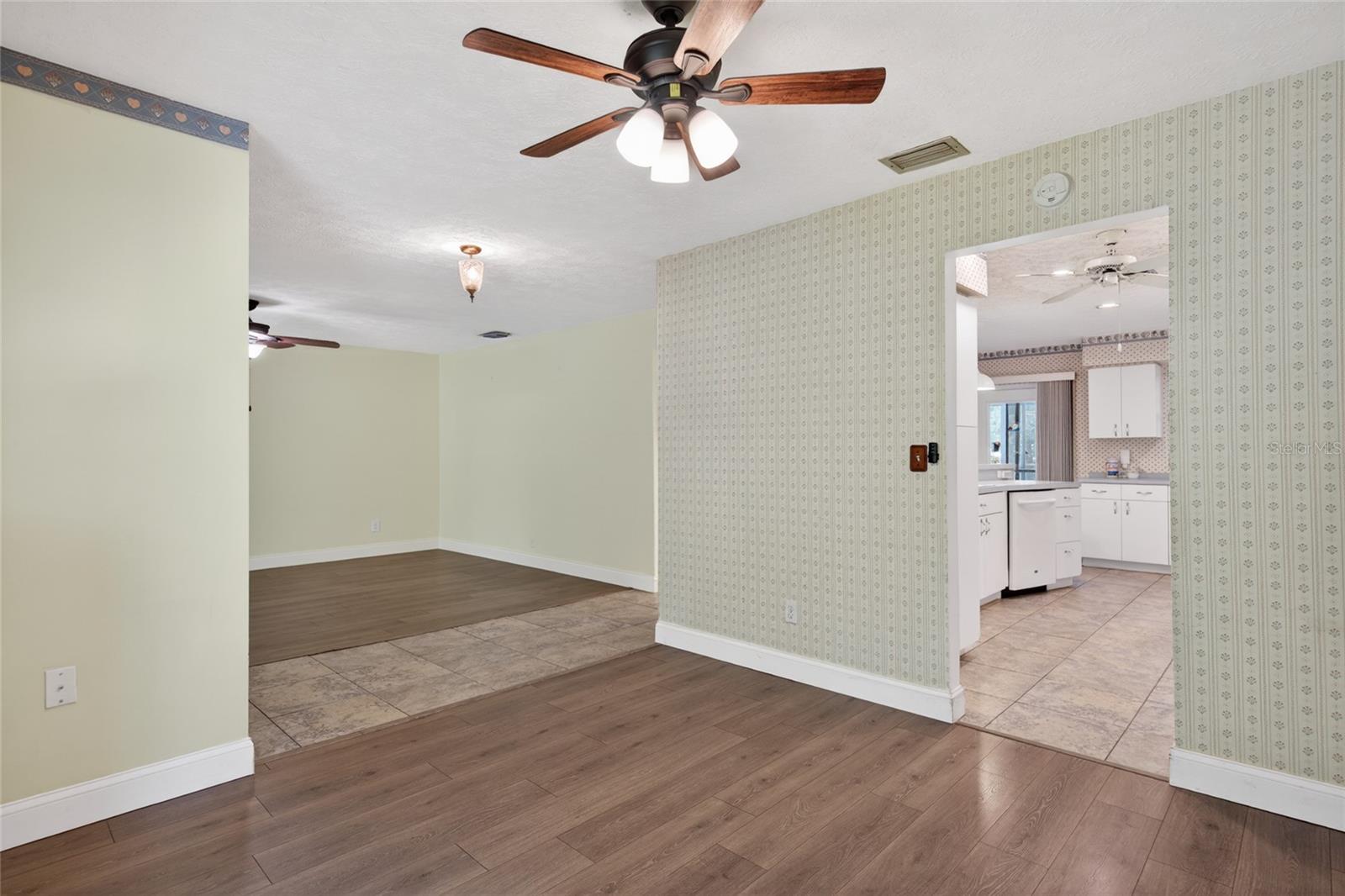 Image 7 of 58 For 901 River Drive