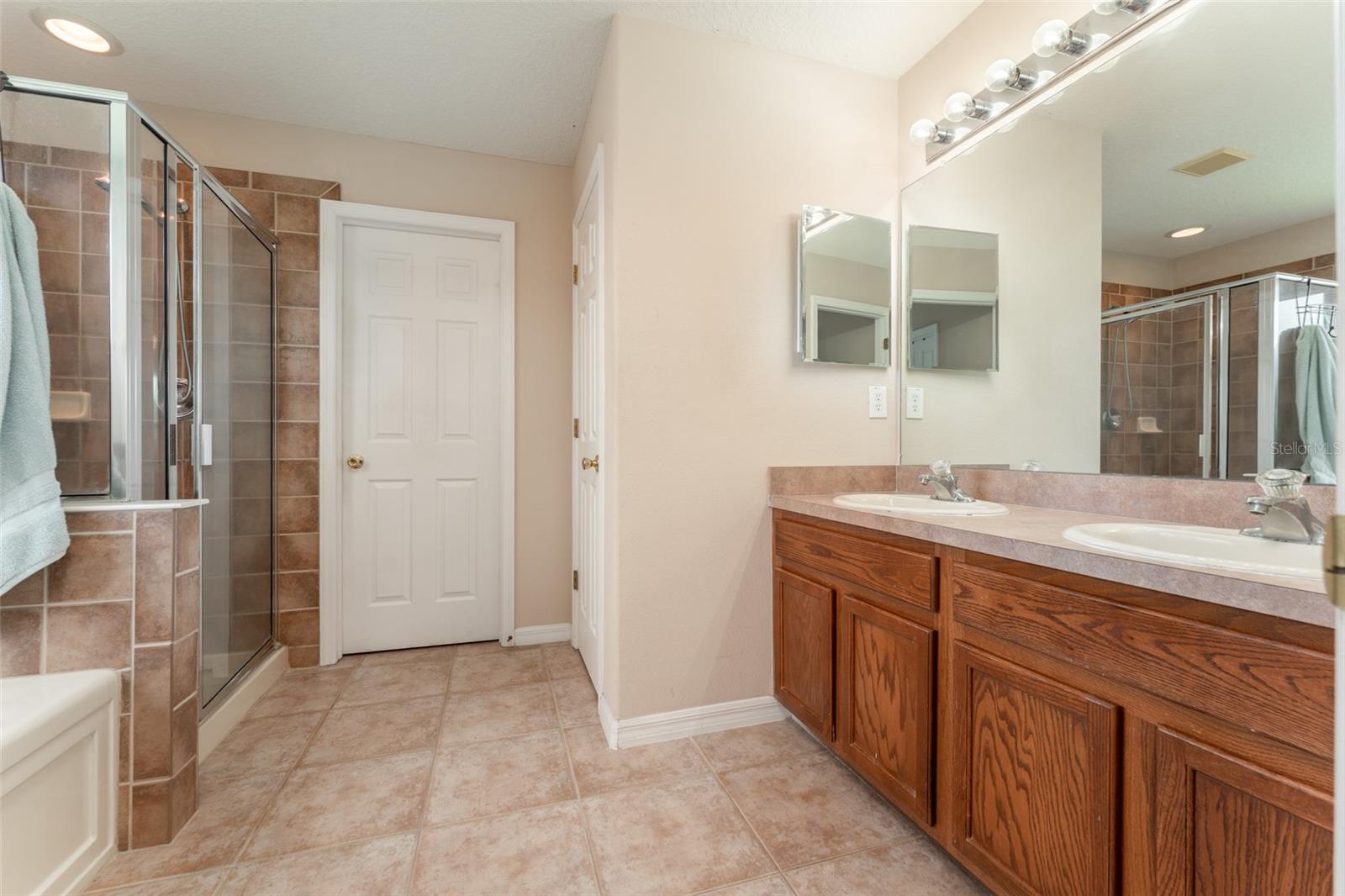Image 20 of 55 For 6302 Bridgevista Drive