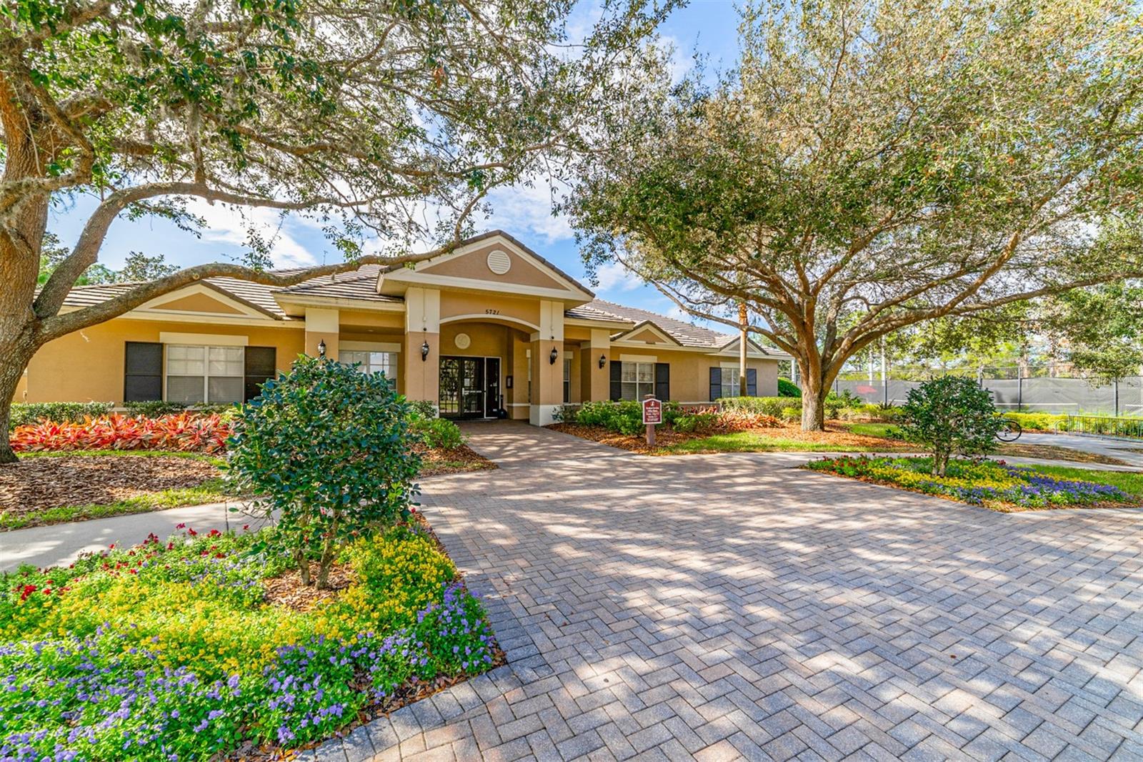 Image 46 of 55 For 6302 Bridgevista Drive