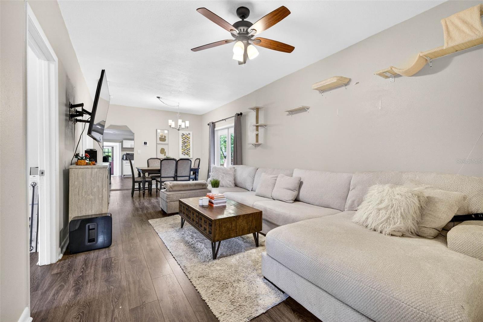 Listing photo id 9 for 3007 Central Avenue