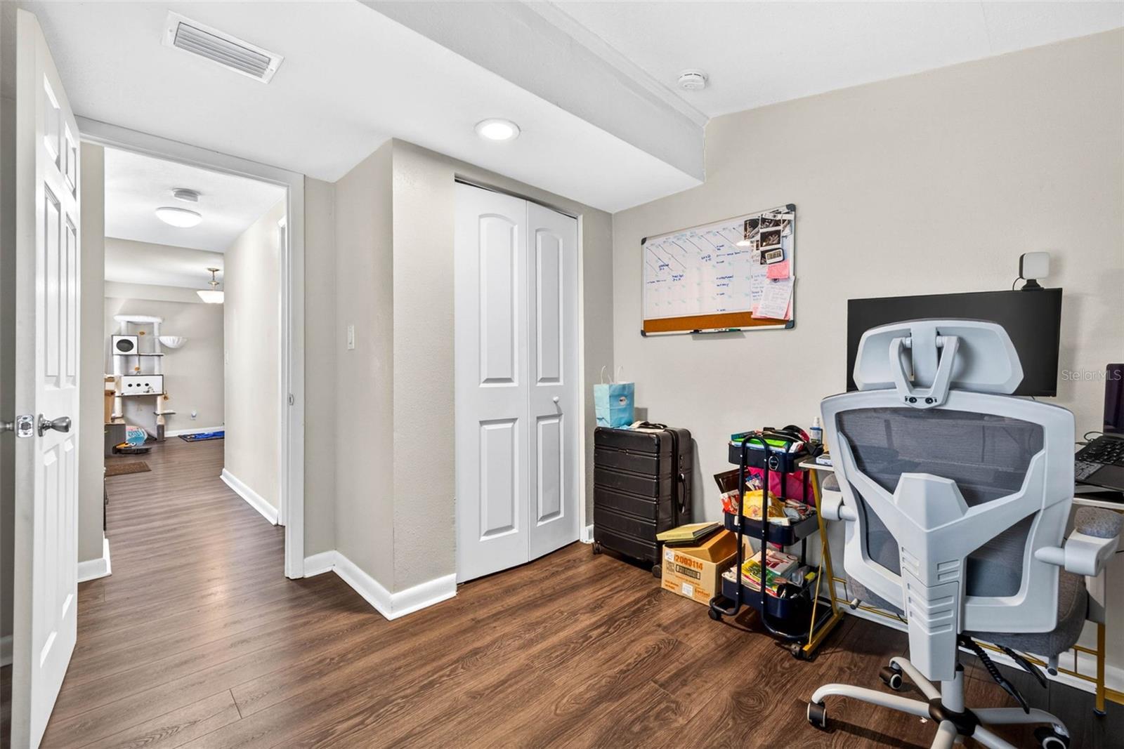 Listing photo id 24 for 3007 Central Avenue