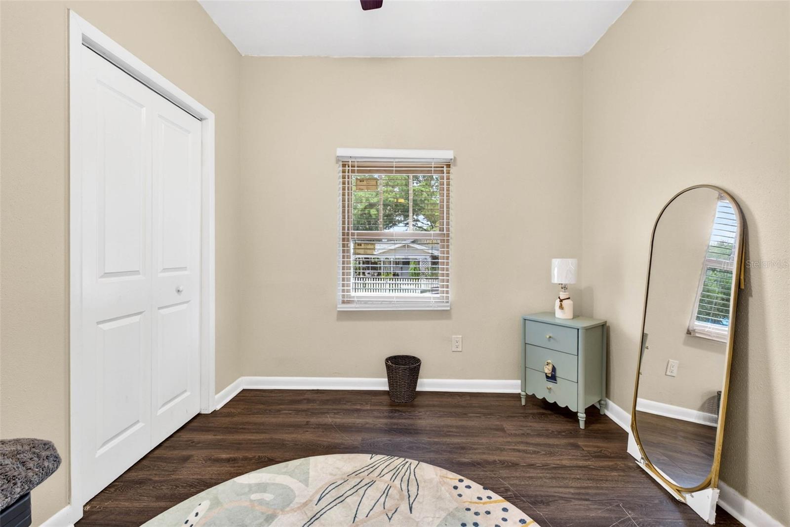 Listing photo id 25 for 3007 Central Avenue