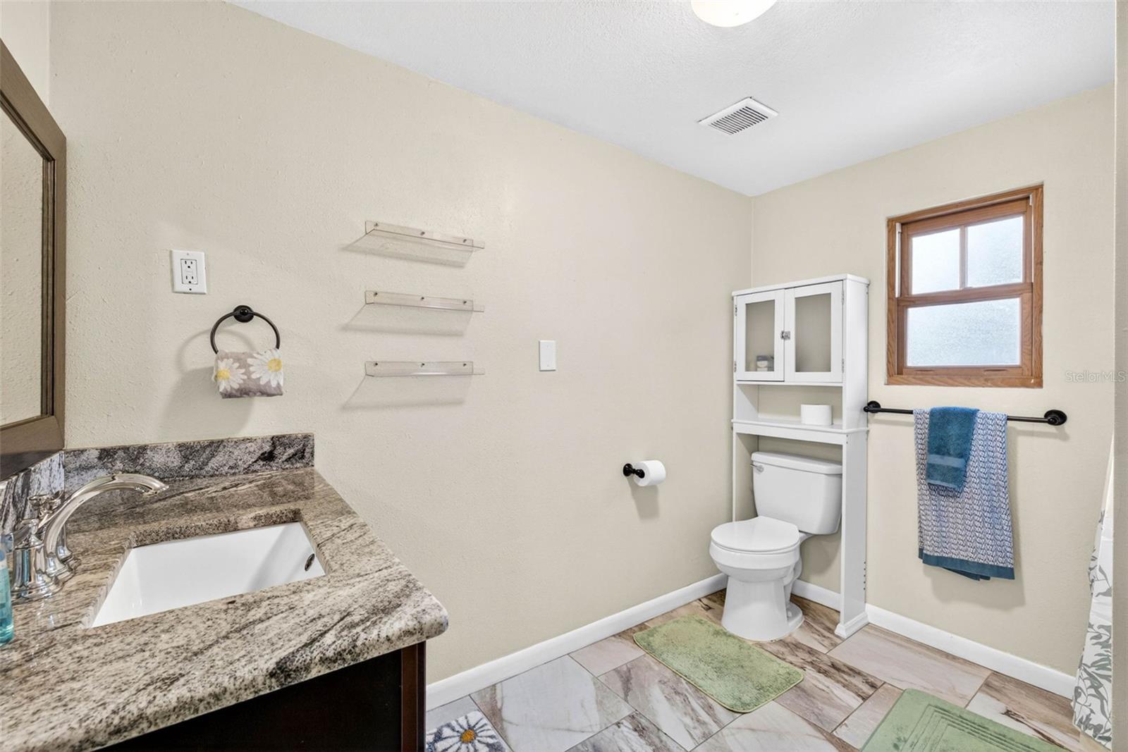 Listing photo id 28 for 3007 Central Avenue