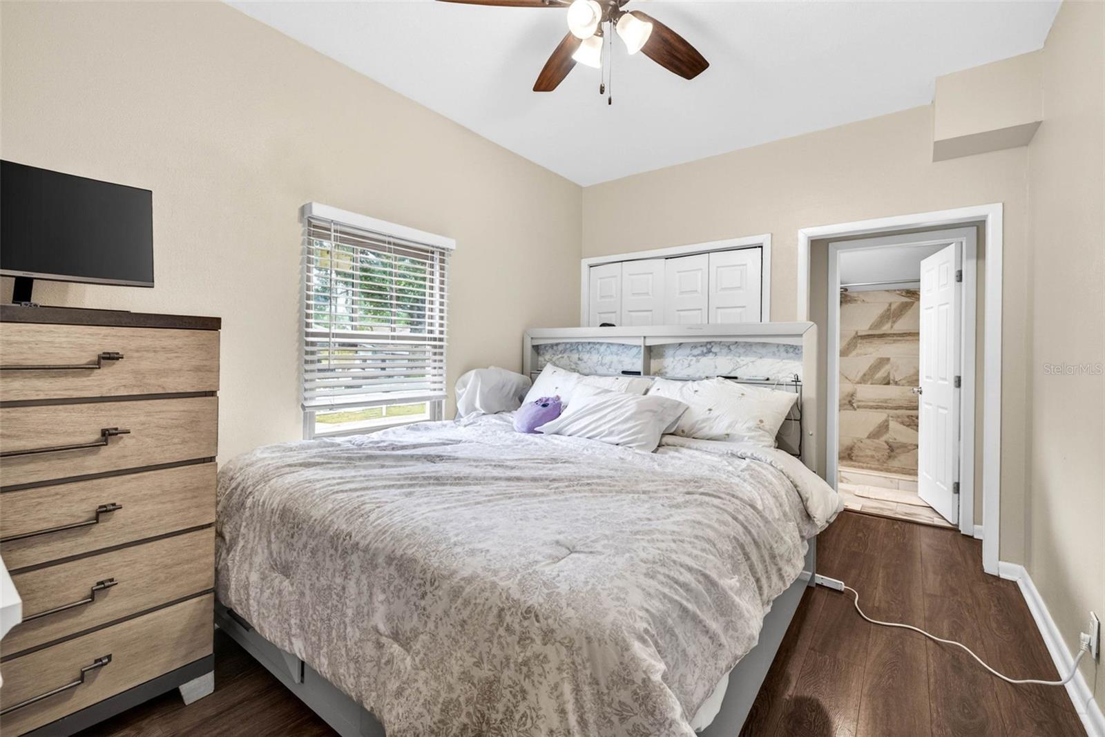 Listing photo id 31 for 3007 Central Avenue