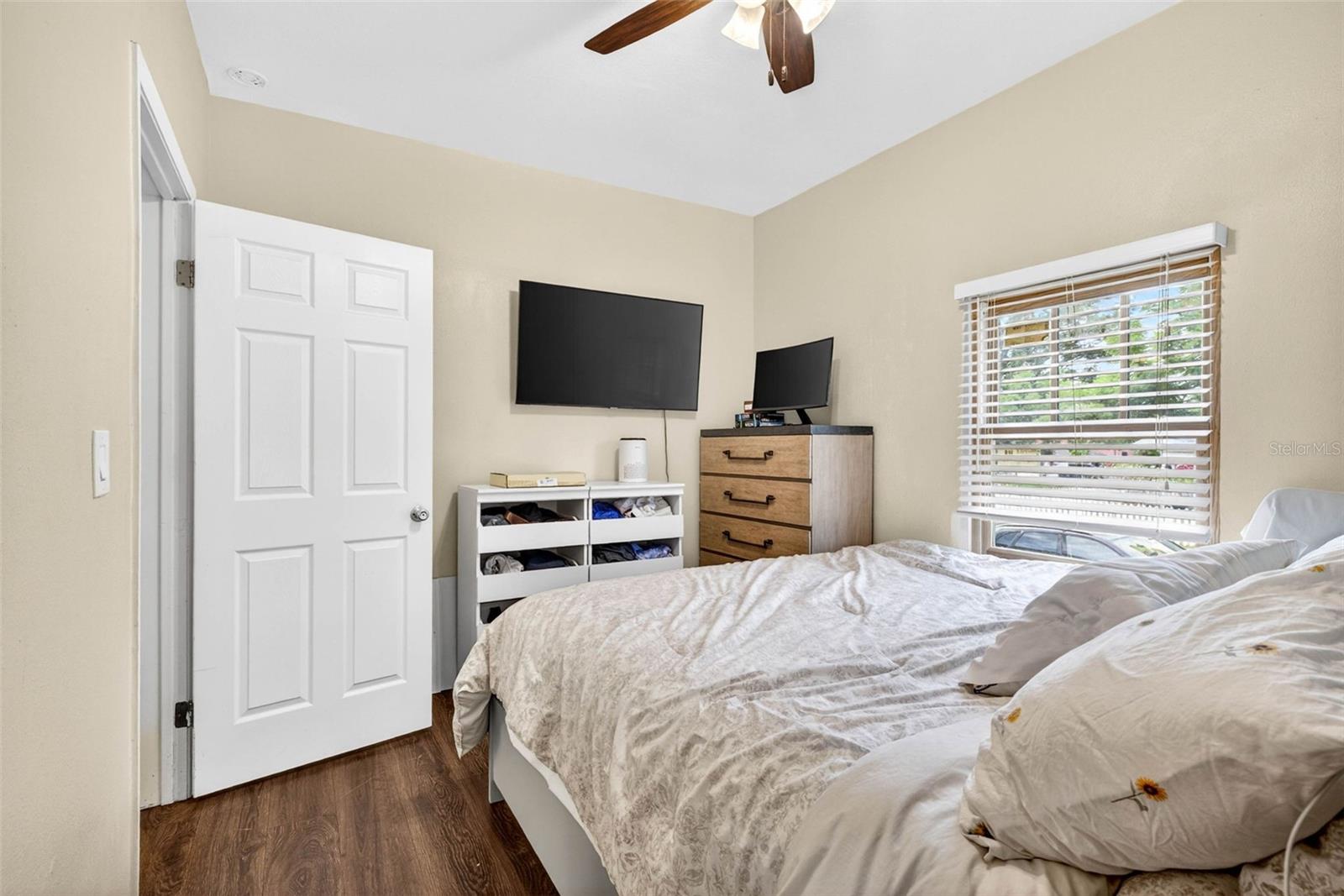 Listing photo id 32 for 3007 Central Avenue