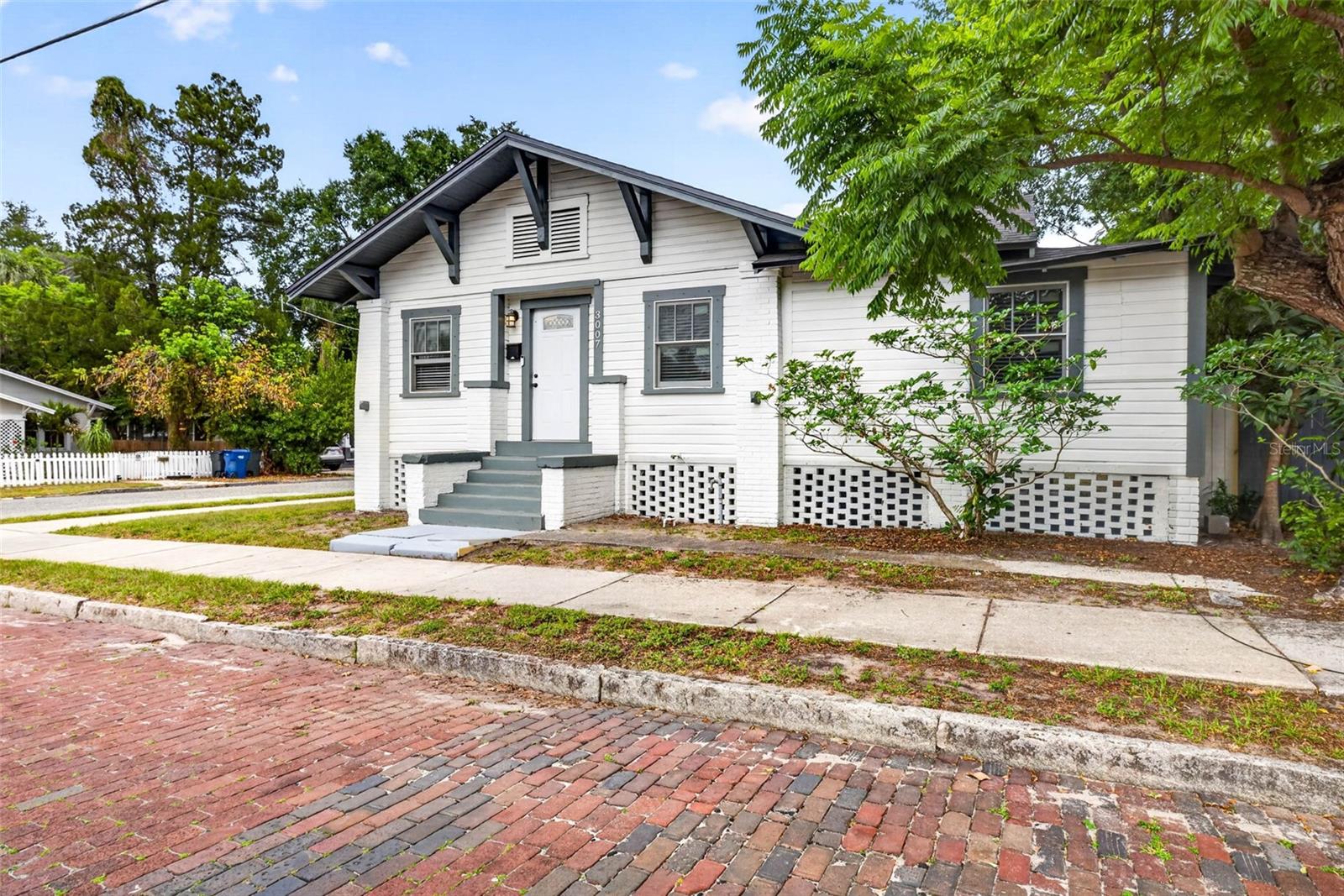 Listing photo id 2 for 3007 Central Avenue