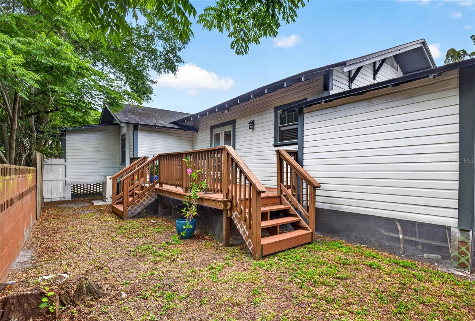 Listing photo id 39 for 3007 Central Avenue