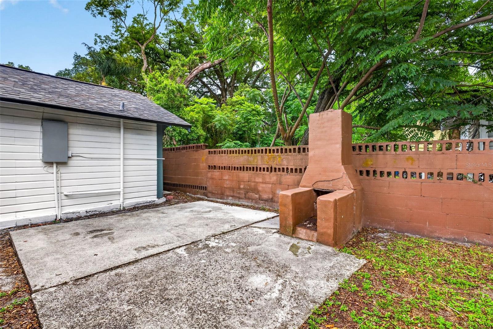 Listing photo id 40 for 3007 Central Avenue