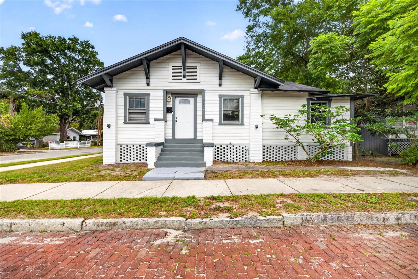 Listing photo id 3 for 3007 Central Avenue