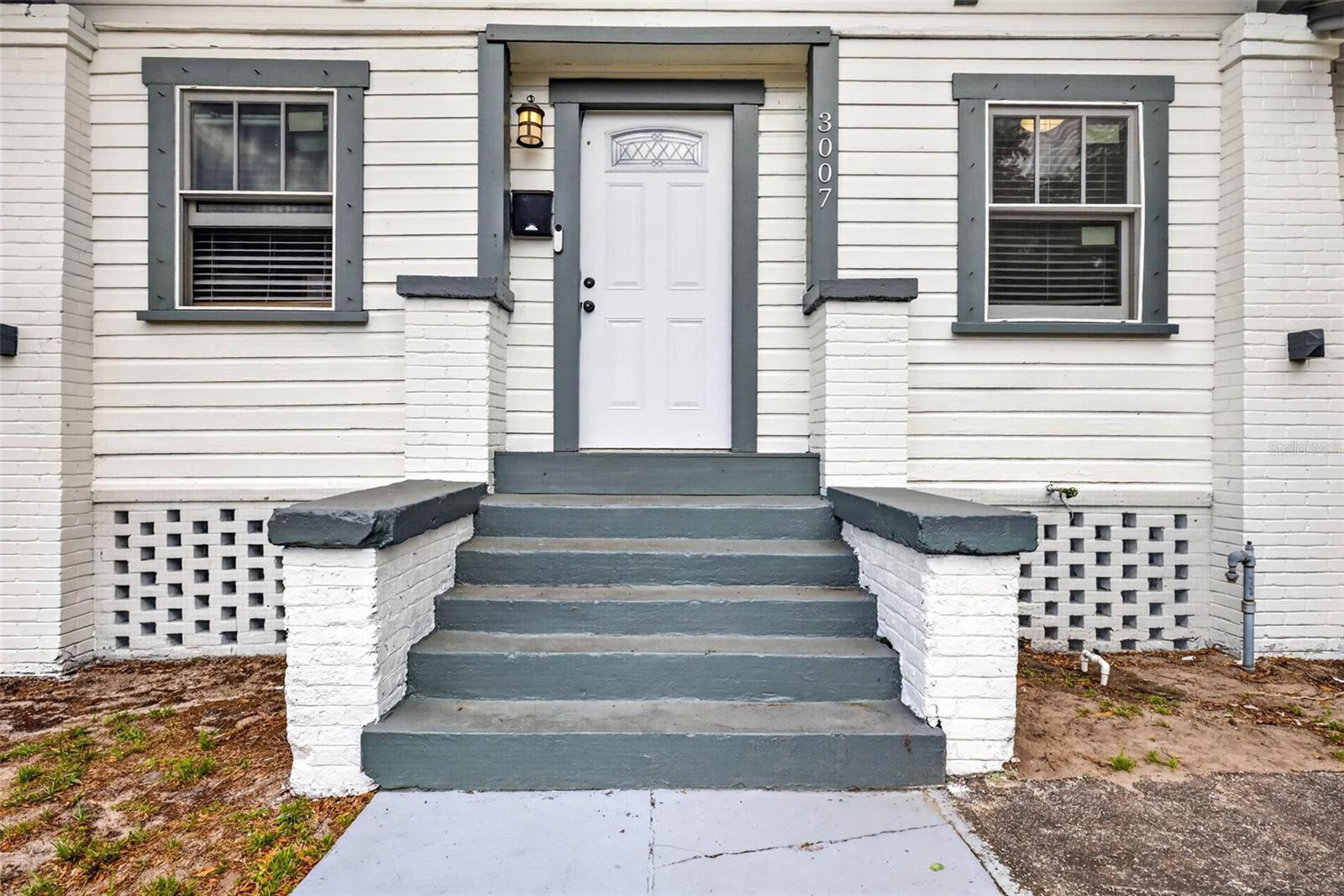 Listing photo id 4 for 3007 Central Avenue
