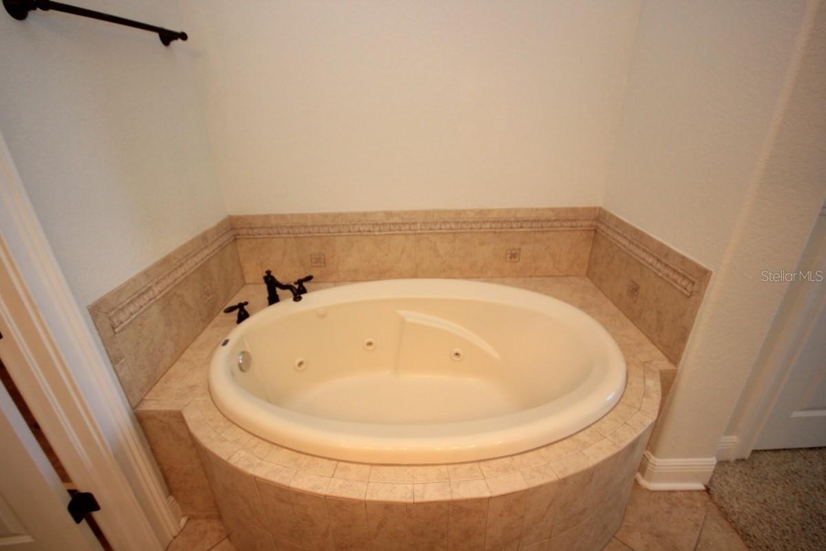 Image 22 of 48 For 6002 Yeats Manor Drive 105