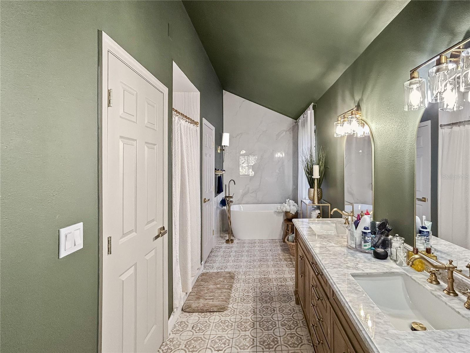 Image 11 of 28 For 331 Cascade Lane
