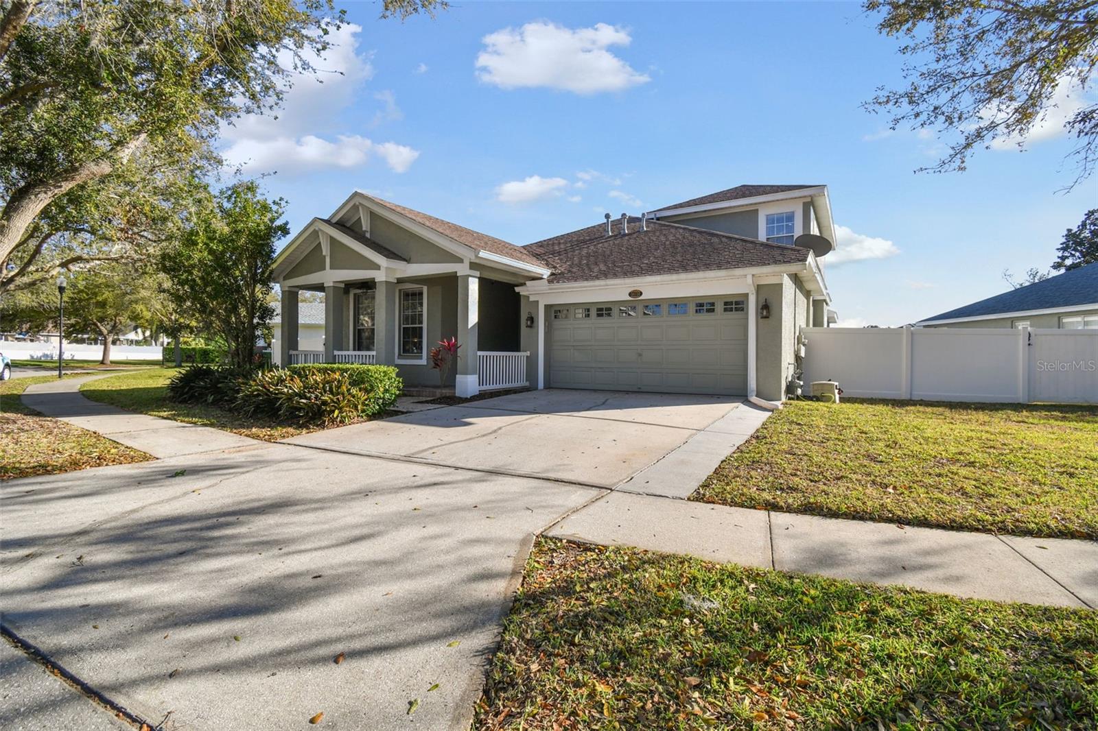 Listing photo id 1 for 18034 Lake Reflections Boulevard