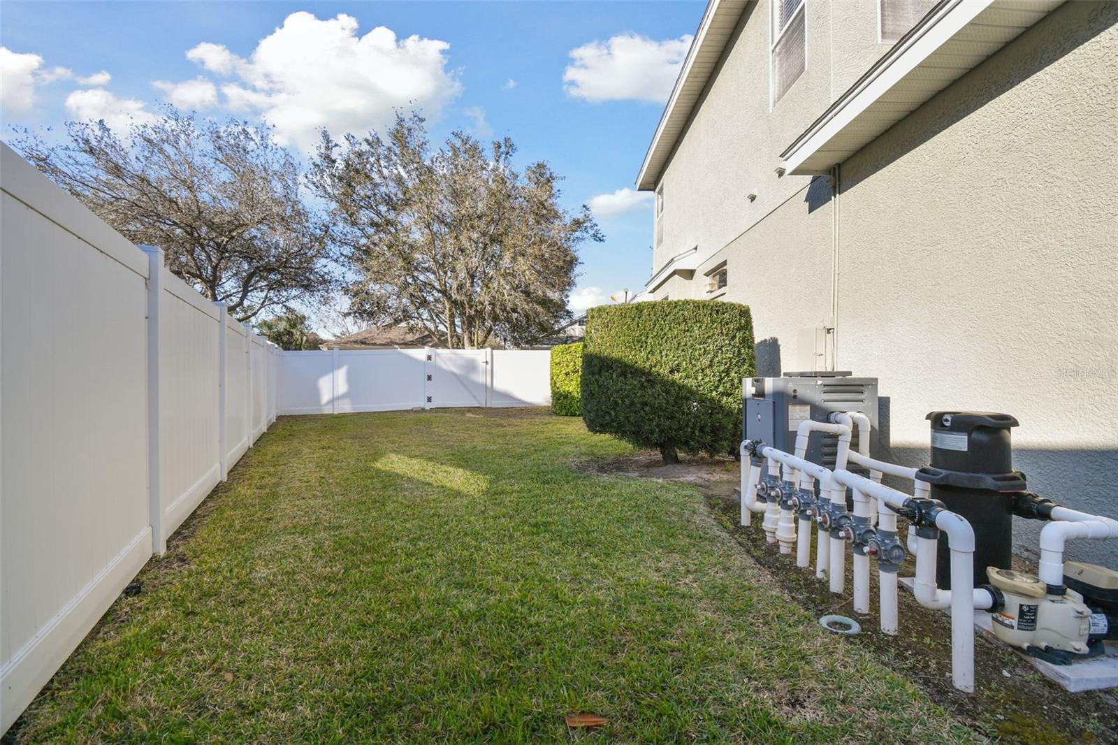 Listing photo id 32 for 18034 Lake Reflections Boulevard