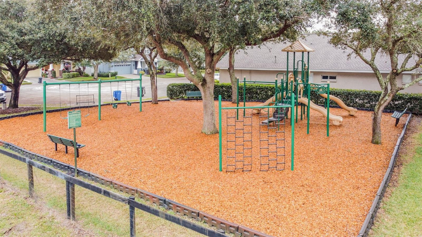 Listing photo id 39 for 18034 Lake Reflections Boulevard