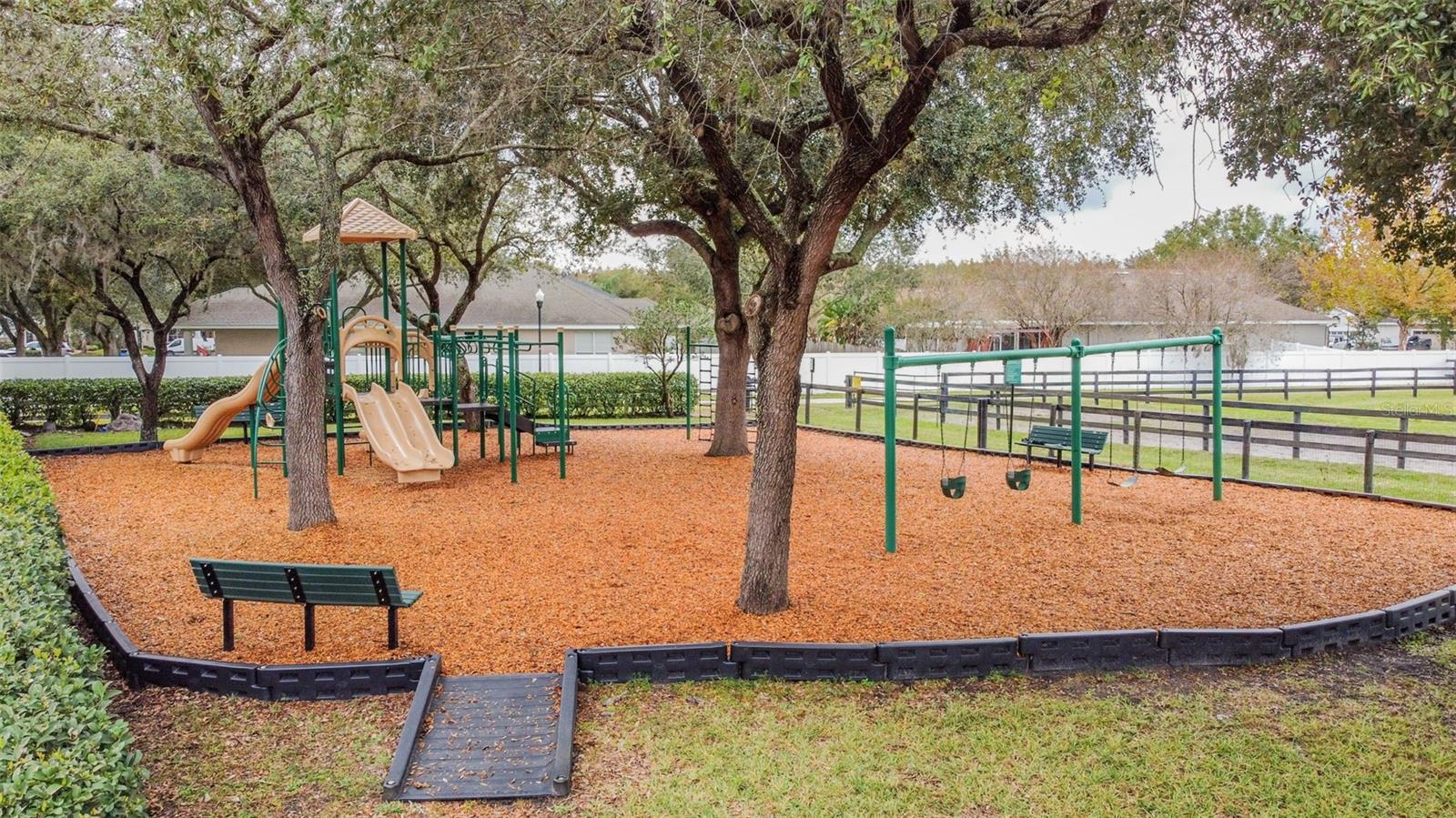 Listing photo id 40 for 18034 Lake Reflections Boulevard