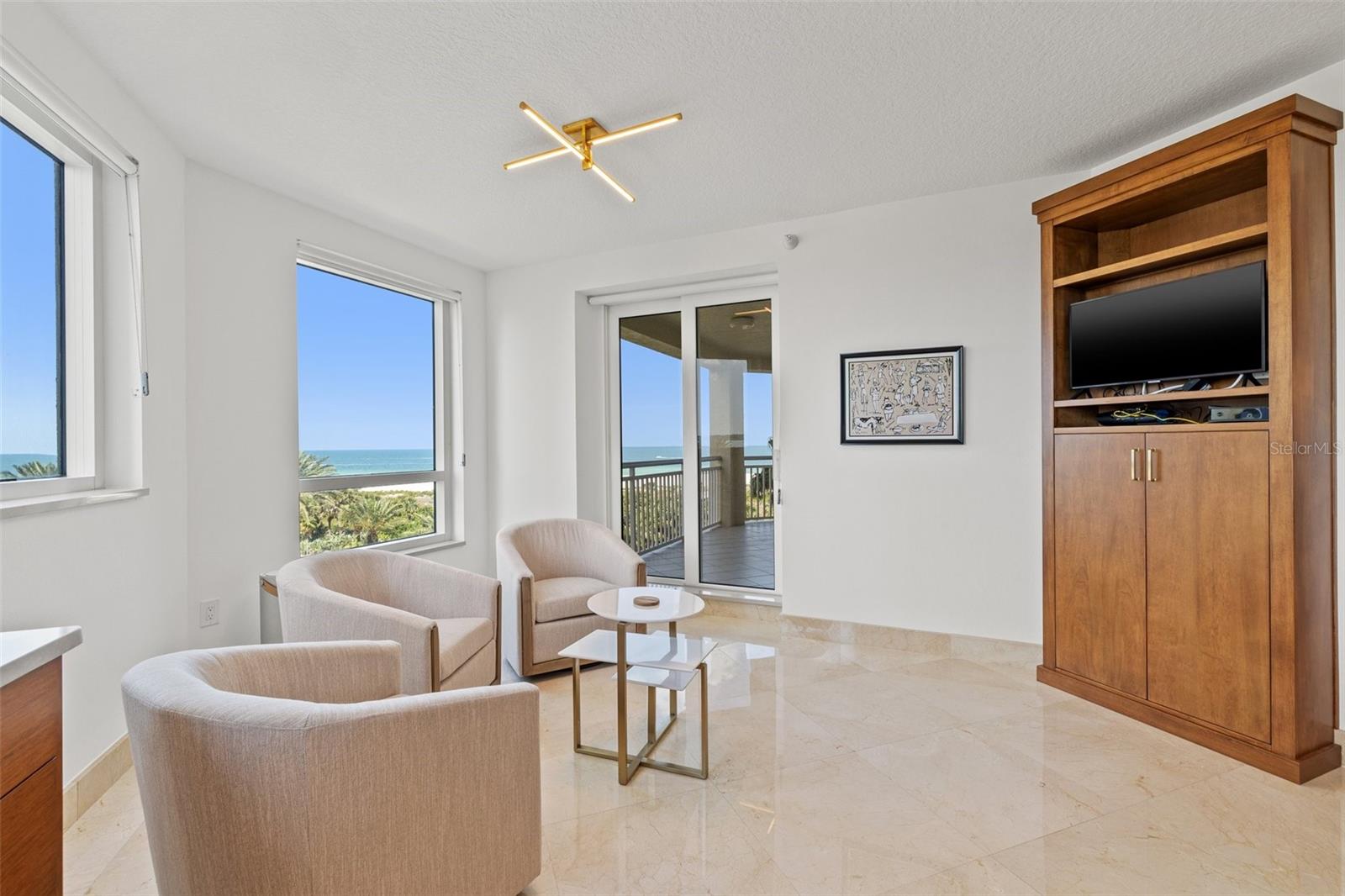 Image 10 of 30 For 1180 Gulf Boulevard 401