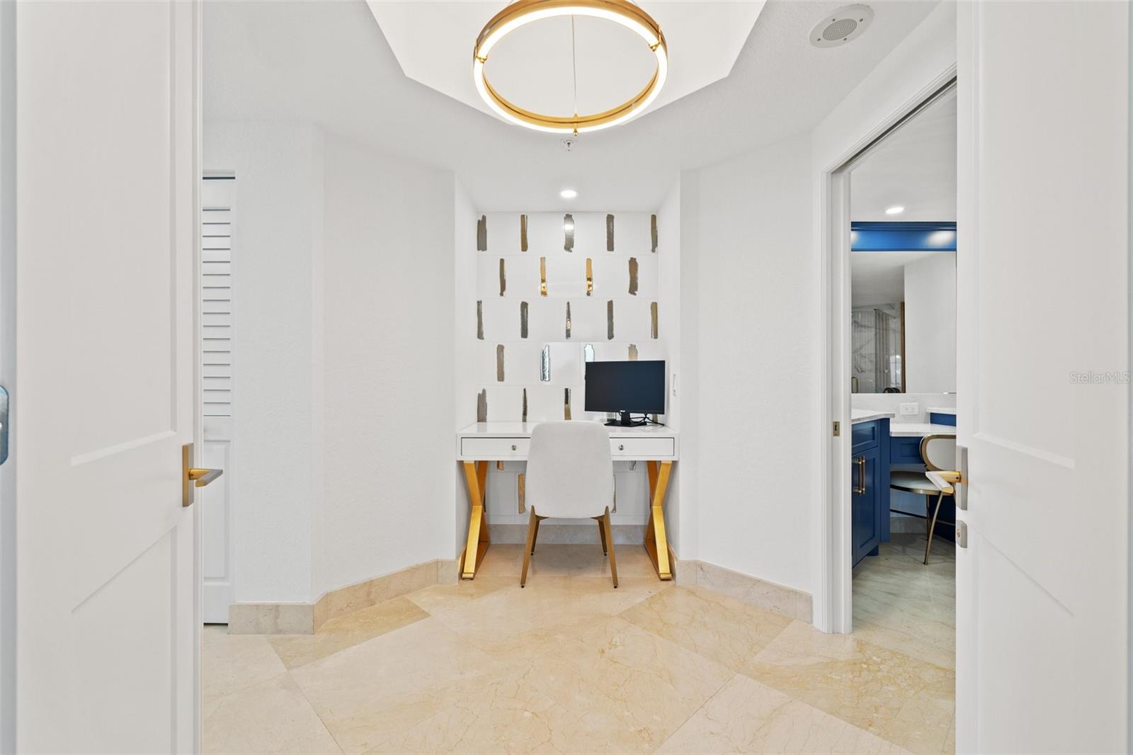 Image 11 of 30 For 1180 Gulf Boulevard 401