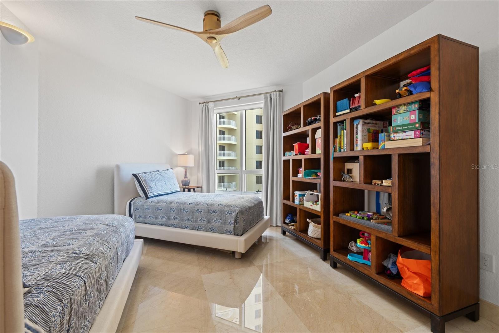 Image 20 of 30 For 1180 Gulf Boulevard 401