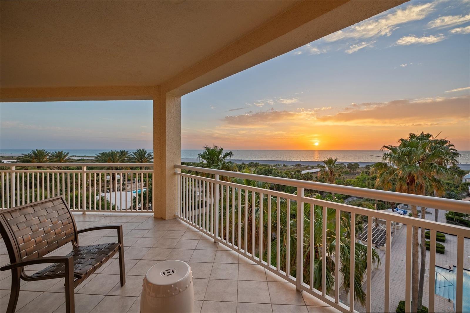 Image 22 of 30 For 1180 Gulf Boulevard 401