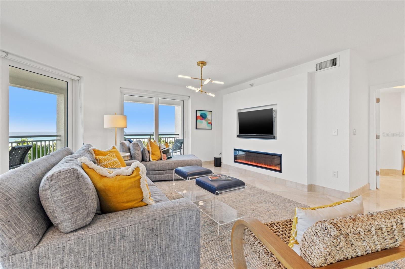 Image 5 of 30 For 1180 Gulf Boulevard 401