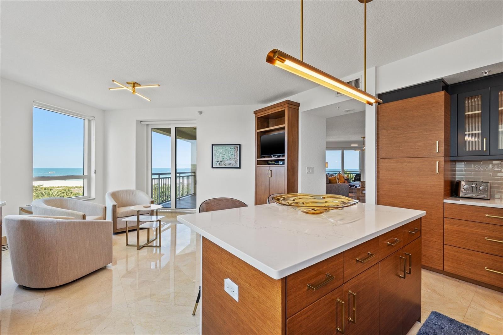 Image 9 of 30 For 1180 Gulf Boulevard 401