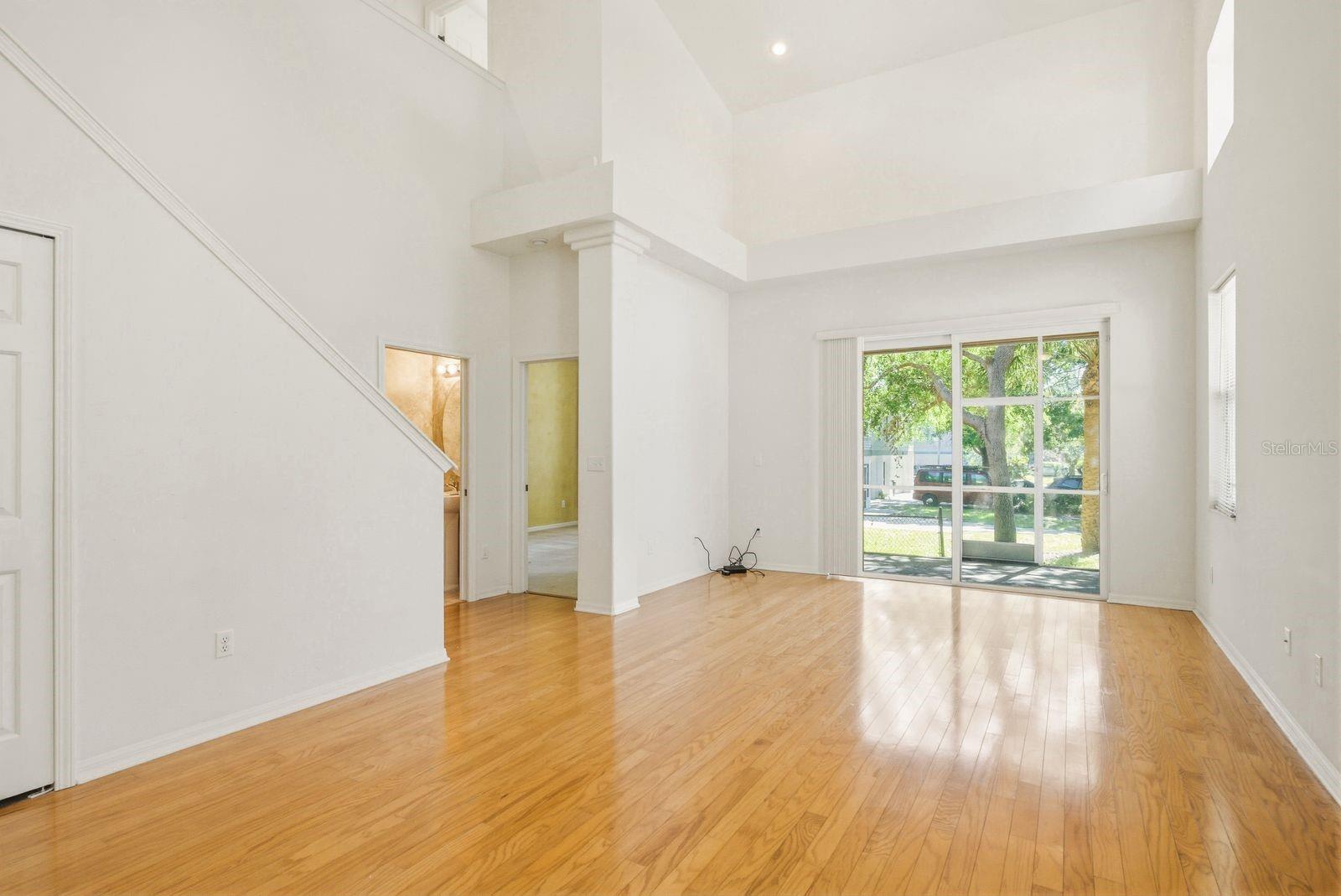 Image 3 of 29 For 1405 Ridge Terrace