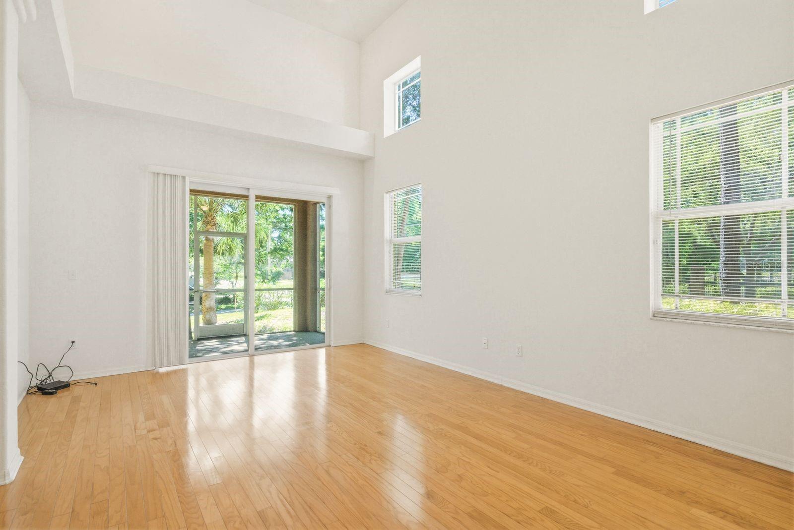 Image 4 of 29 For 1405 Ridge Terrace