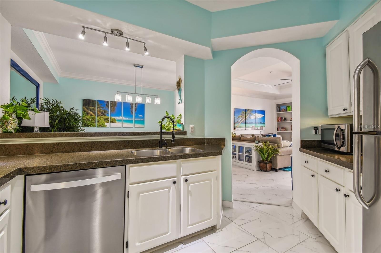 Image 15 of 100 For 4304 Bay Club Circle