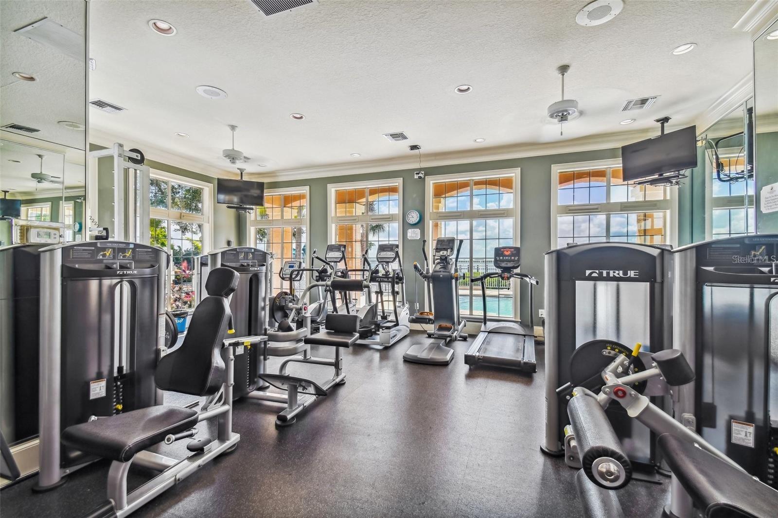 Image 45 of 100 For 4304 Bay Club Circle
