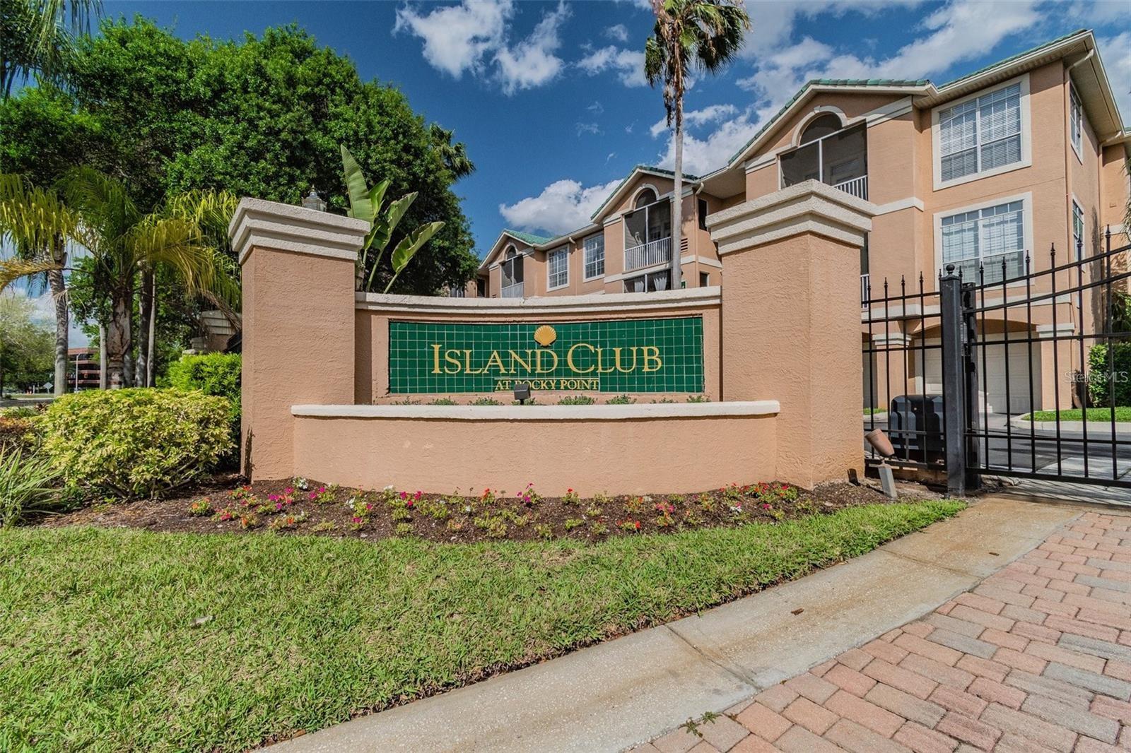 Image 52 of 100 For 4304 Bay Club Circle