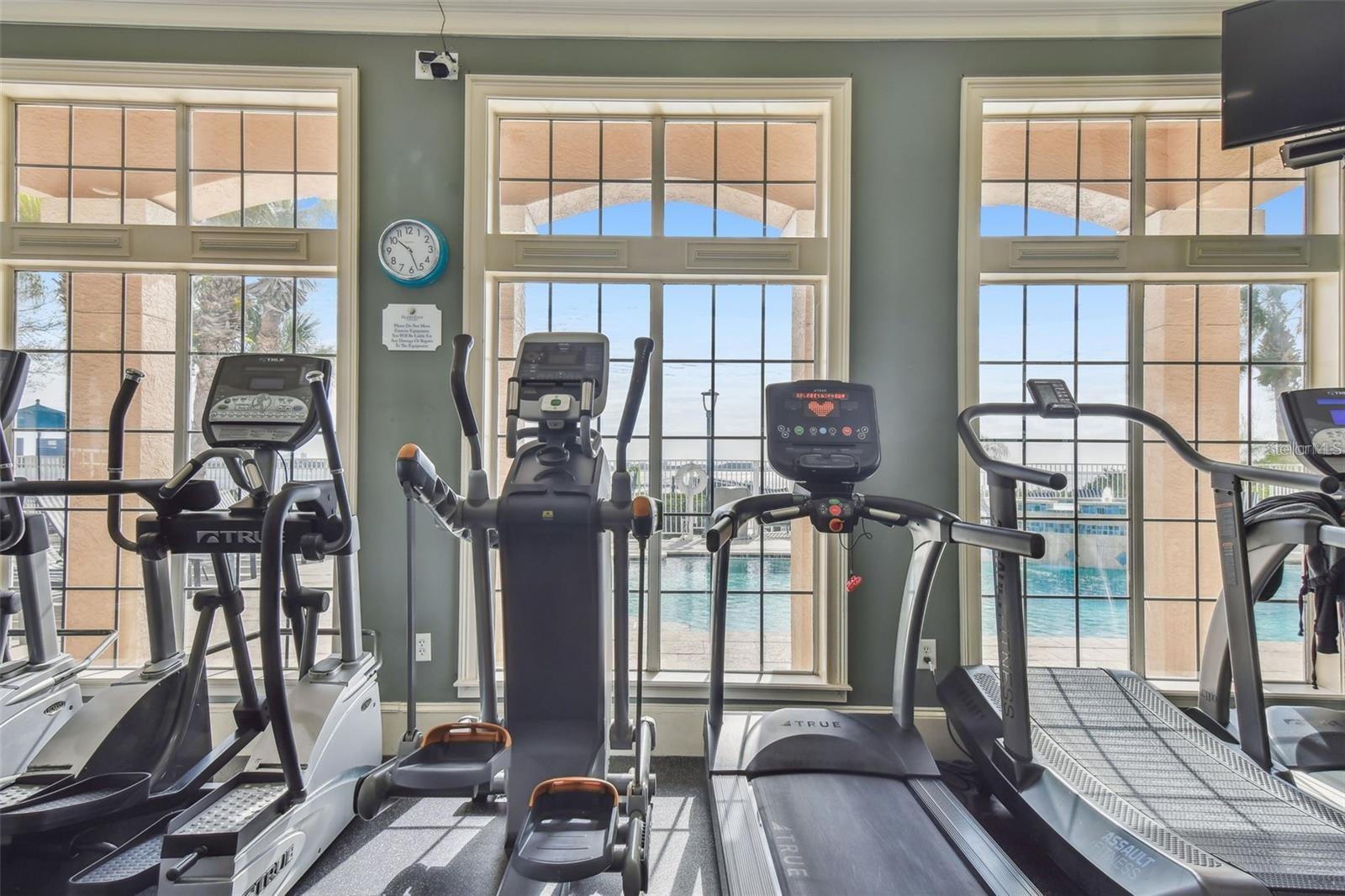 Image 61 of 100 For 4304 Bay Club Circle