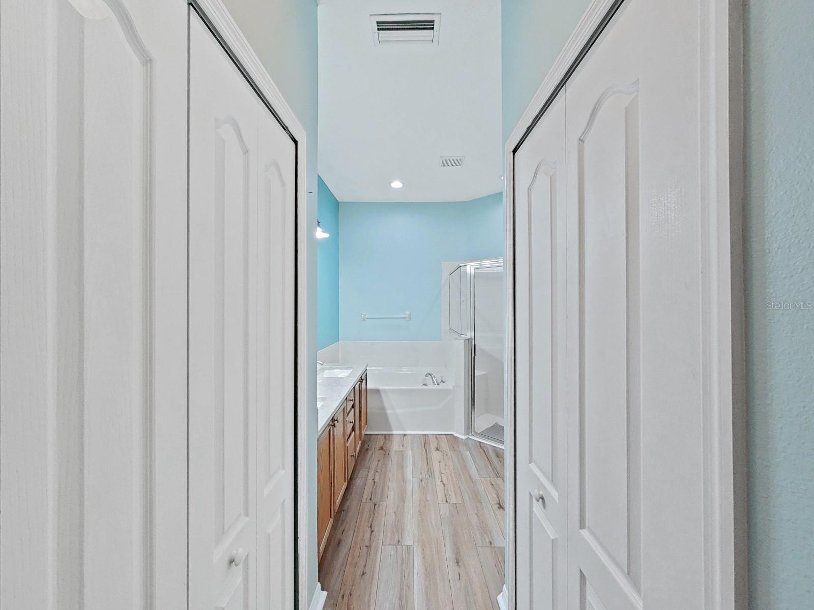 Image 11 of 26 For 6077 Sandhill Ridge Drive