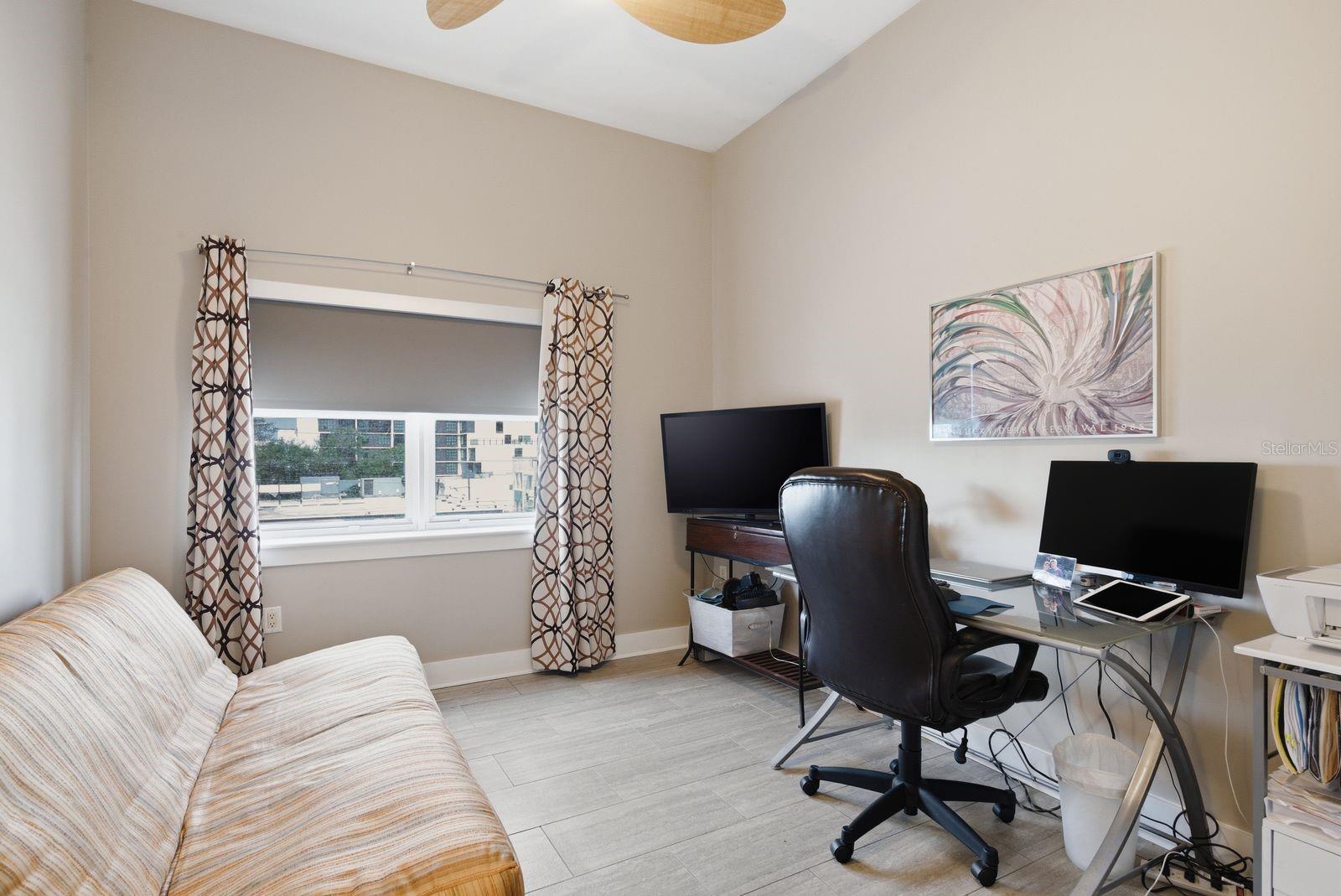 Image 21 of 58 For 1010 Central Avenue 436