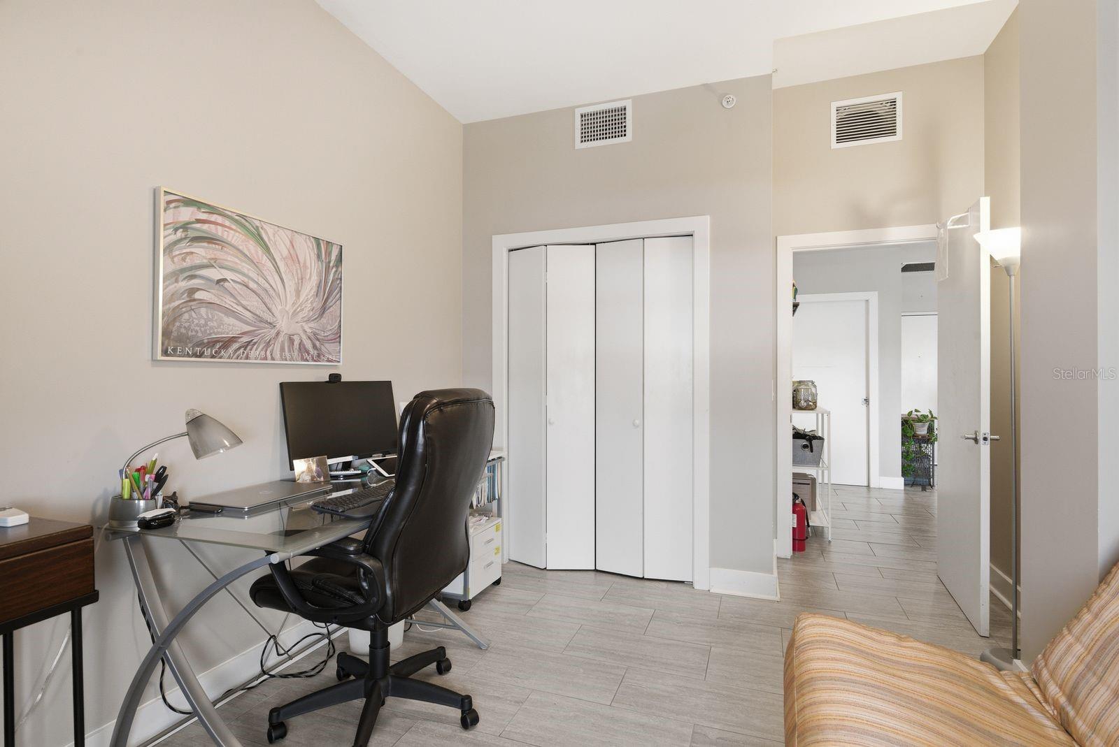 Image 22 of 58 For 1010 Central Avenue 436