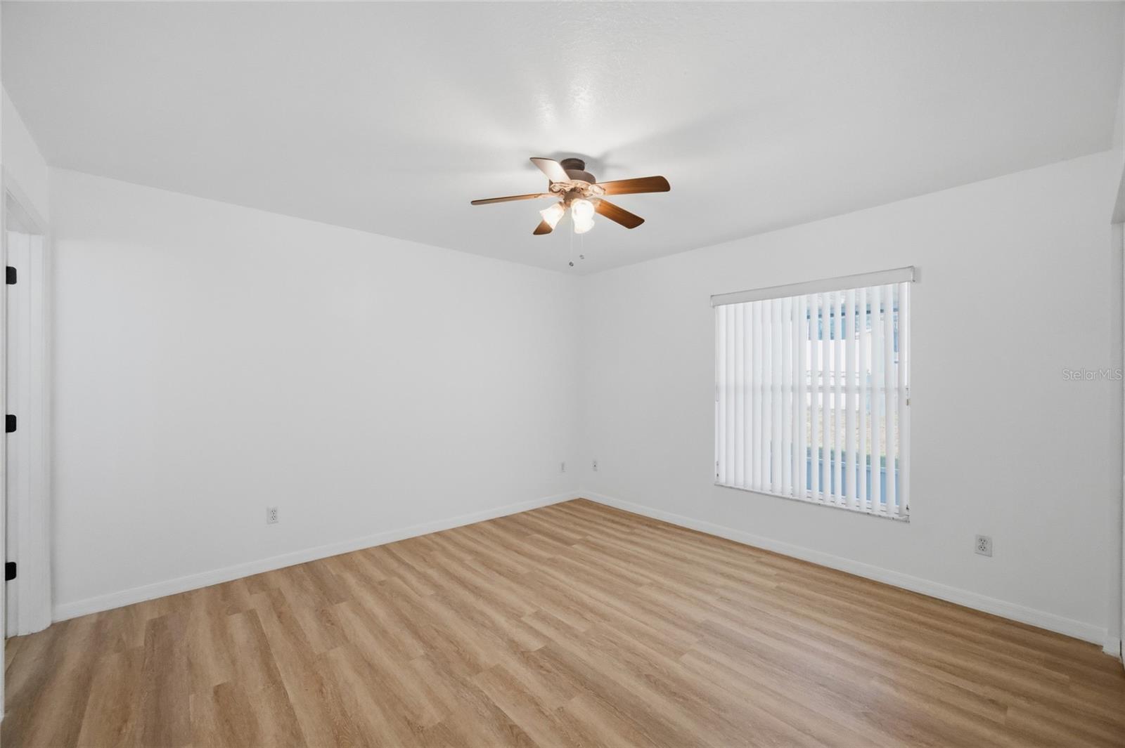 Image 14 of 37 For 8512 Dixon Avenue