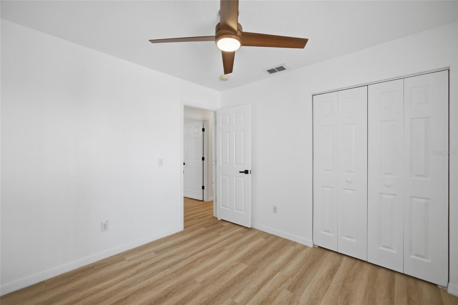 Image 17 of 37 For 8512 Dixon Avenue