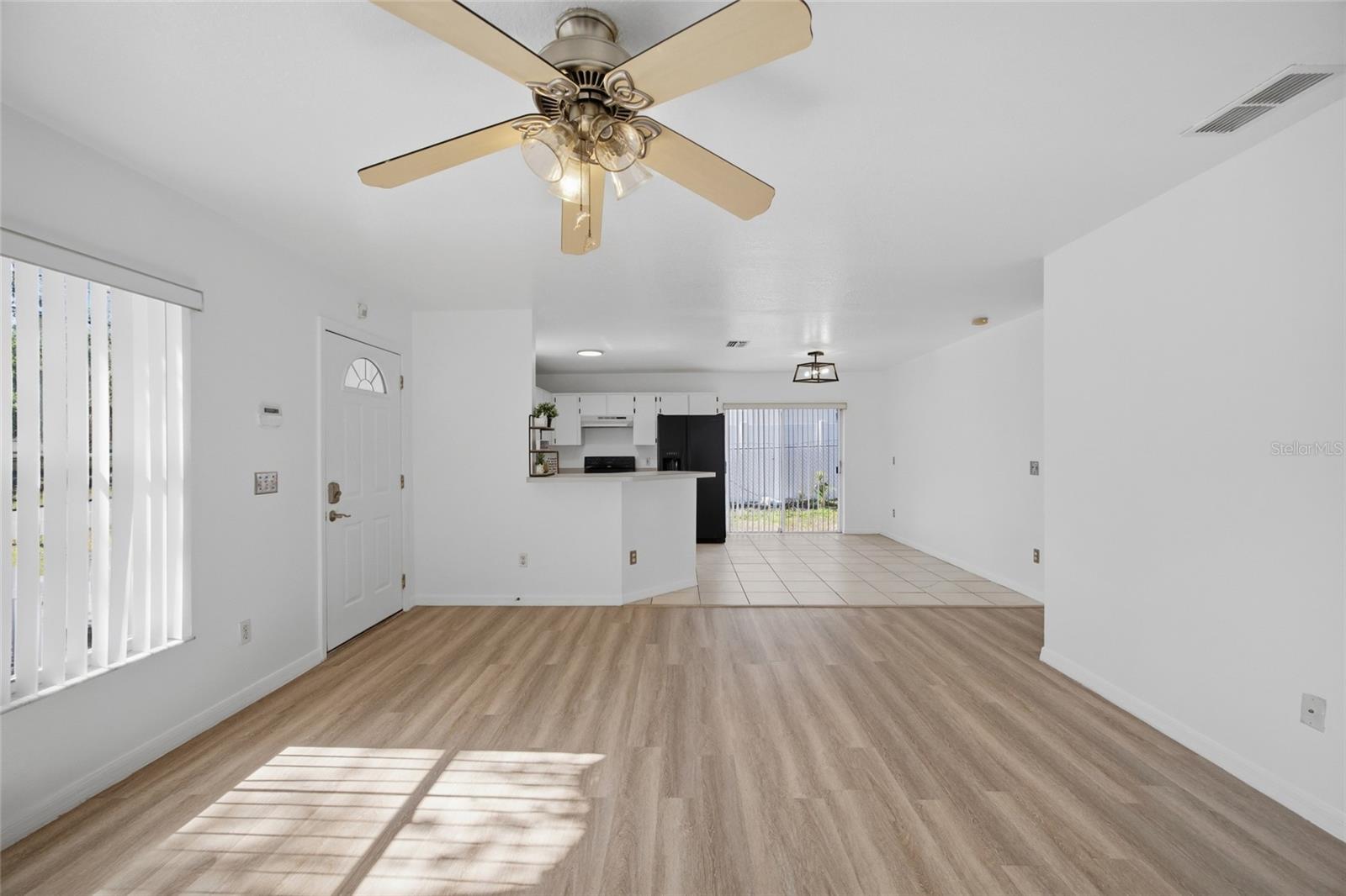 Image 9 of 37 For 8512 Dixon Avenue