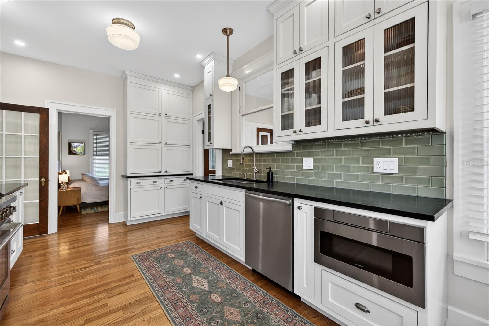 Image 18 of 34 For 2845 7th Avenue N