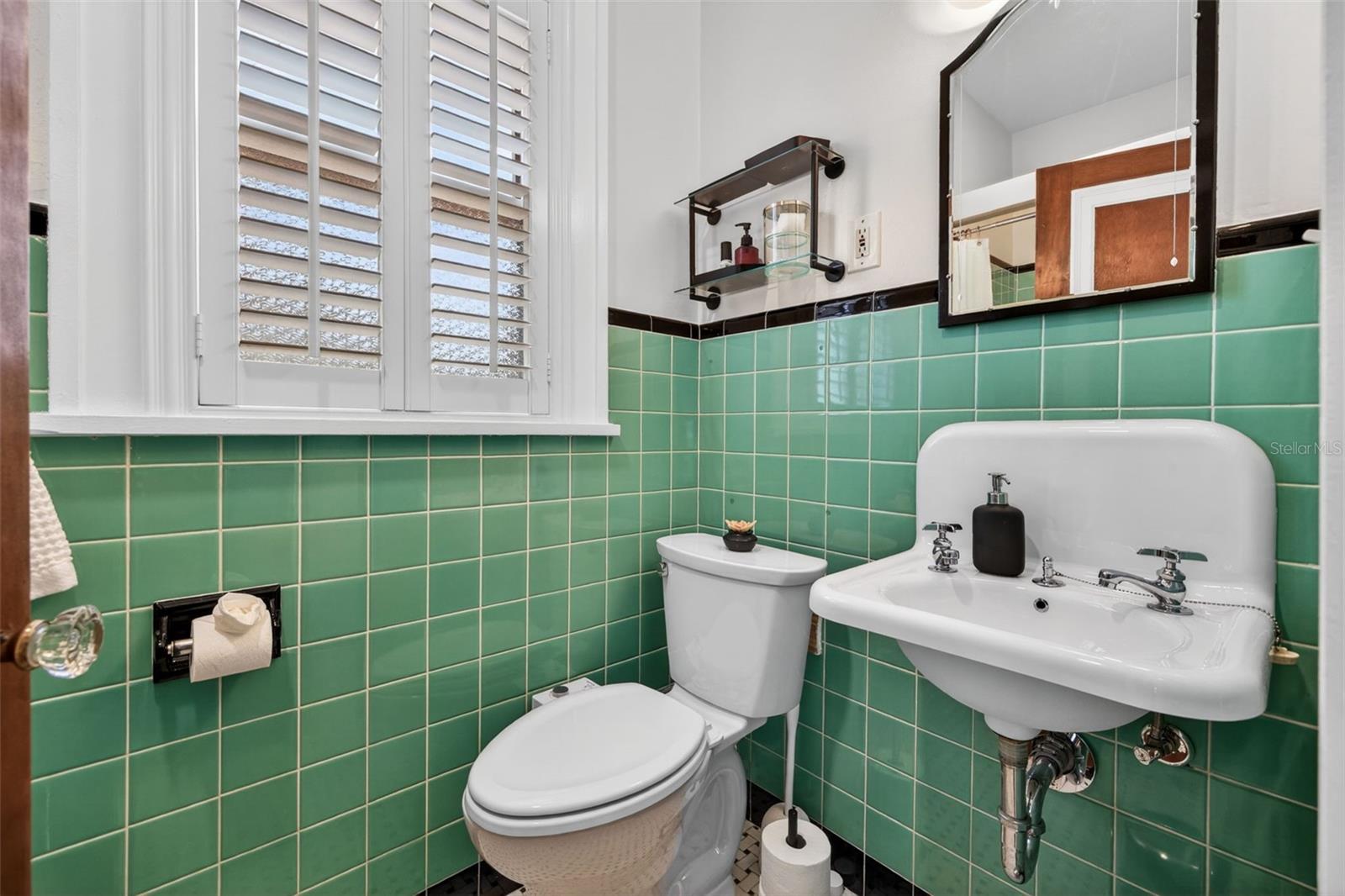 Image 21 of 34 For 2845 7th Avenue N