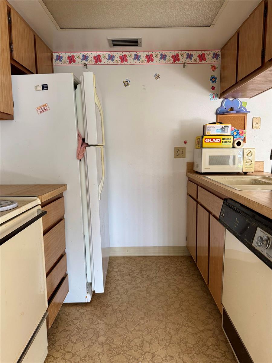 Image 4 of 10 For 3804 Oak Drive X21