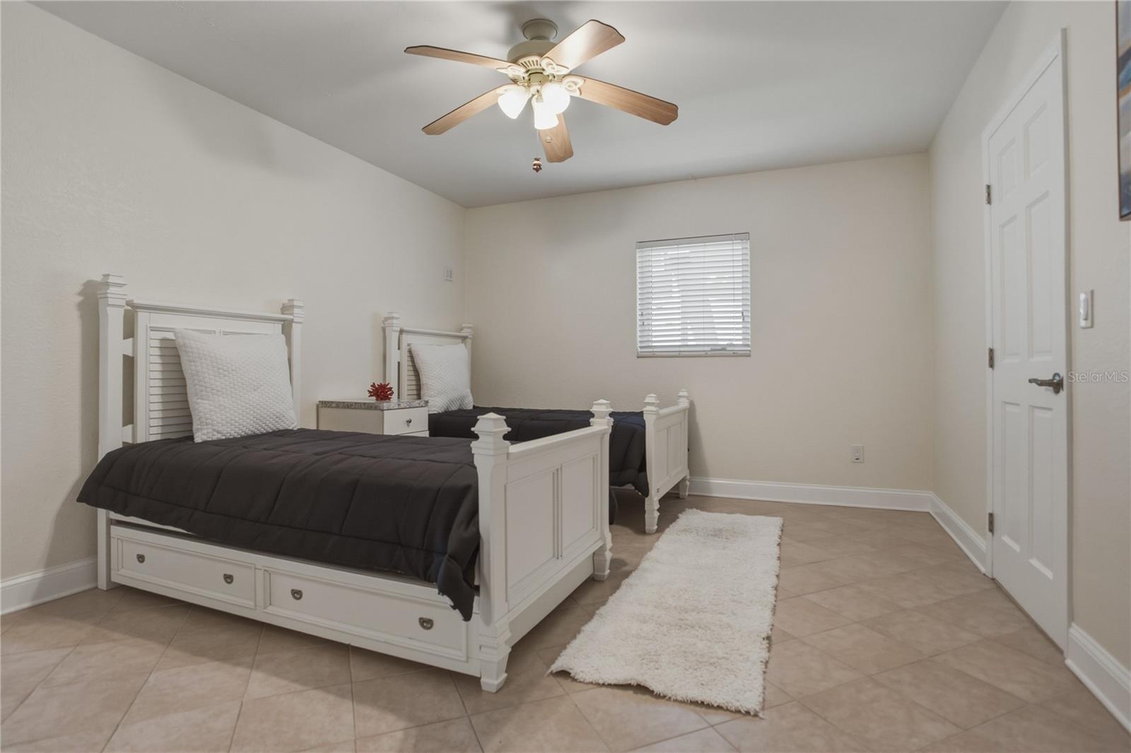 Image 40 of 73 For 324 173rd Avenue E
