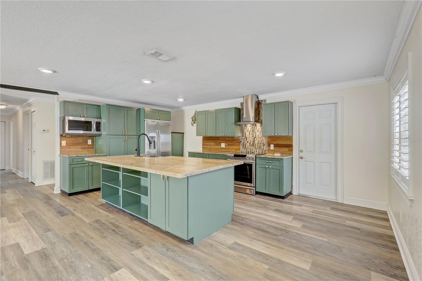 Image 10 of 13 For 5909 71st Street N