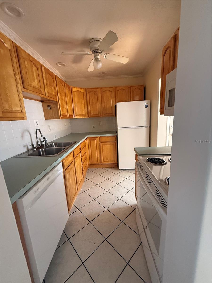 Image 3 of 16 For 1262 Woodlawn Terrace