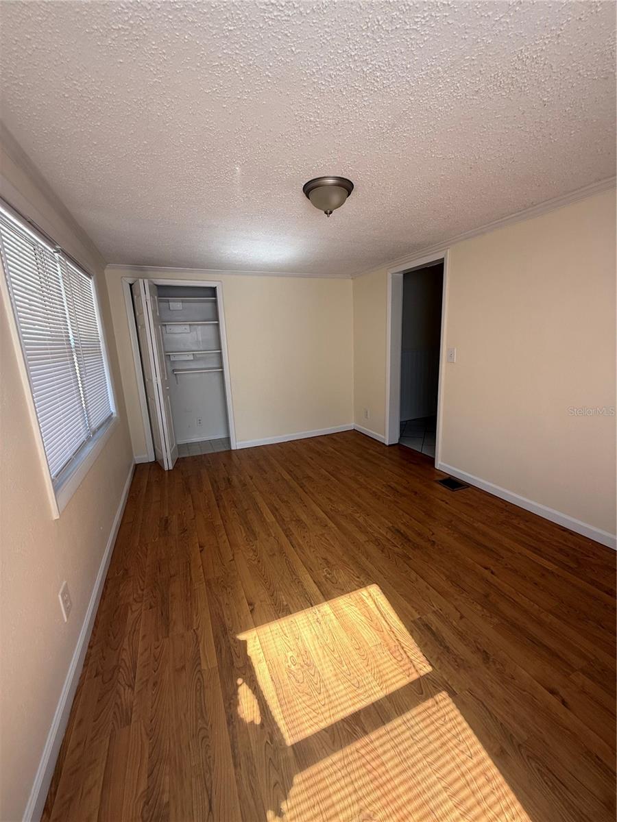 Image 6 of 16 For 1262 Woodlawn Terrace